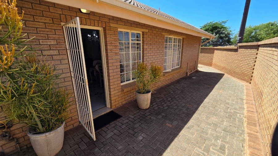 To Let 2 Bedroom Property for Rent in Dan Pienaar Free State